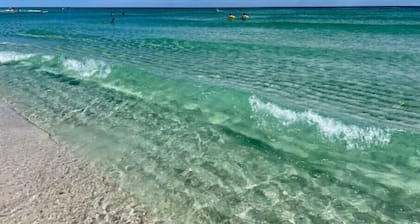 40% OFF Newly Renovated Modern Navarre Beach Home; Family Friendly; Snowbirds