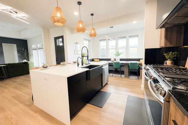 Frigorífic, microones, forn i placa de cuina