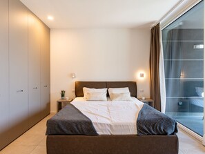 1 habitación, tabla de planchar con plancha y wifi 