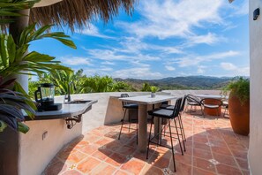 Outdoor dining - Modern, Spacious, Salt Pool, Walk to town center (Sayulita)