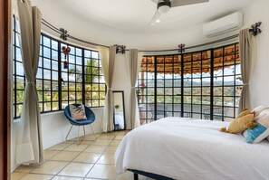 4 slaapkamers, een strijkplank/strijkijzer, wifi, beddengoed