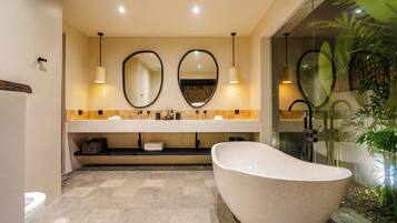 Villa, 4 Bedrooms, Non Smoking, Kitchen | Bathroom | Rainfall showerhead, free toiletries, hair dryer, towels