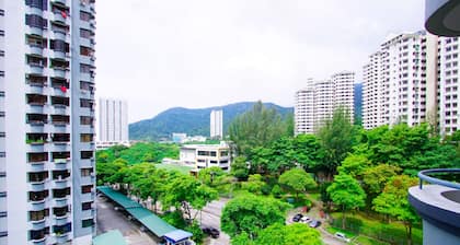 Sakura Home with Pool at Batu Ferringhi near to Beach