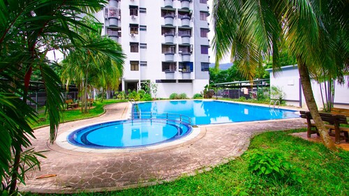 Sakura Home with Pool at Batu Ferringhi near to Beach