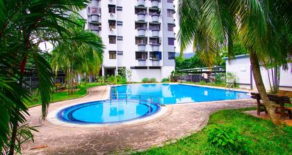 Sakura Home with Pool at Batu Ferringhi near to Beach