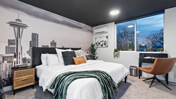 4 bedrooms, desk, iron/ironing board, travel cot