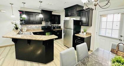 Sharyland Townhome - 2/2.5 bedrooms with patio in McAllen