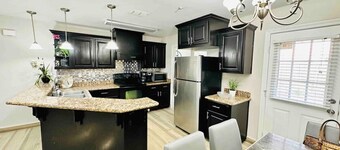 Sharyland Townhome - 2/2.5 bedrooms with patio in McAllen