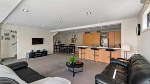 Smart TV, DVD player, books - Panoramic Peaks: 3BR Home with Lake Vistas (Queenstown)