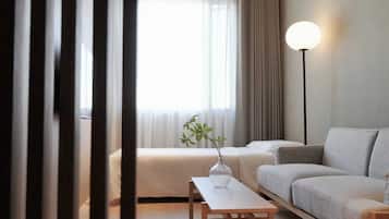 Familien-Suite | Daunenbettdecken, Pillowtop-Betten, kostenlose Minibar