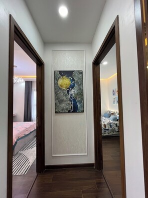 Appartement Exécutif | 2 chambres, bureau, chambres insonorisées, fer et planche à repasser