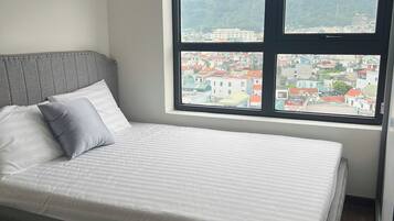 Skrivbord, ljudisolering, strykjärn/strykbräda och gratis wi-fi