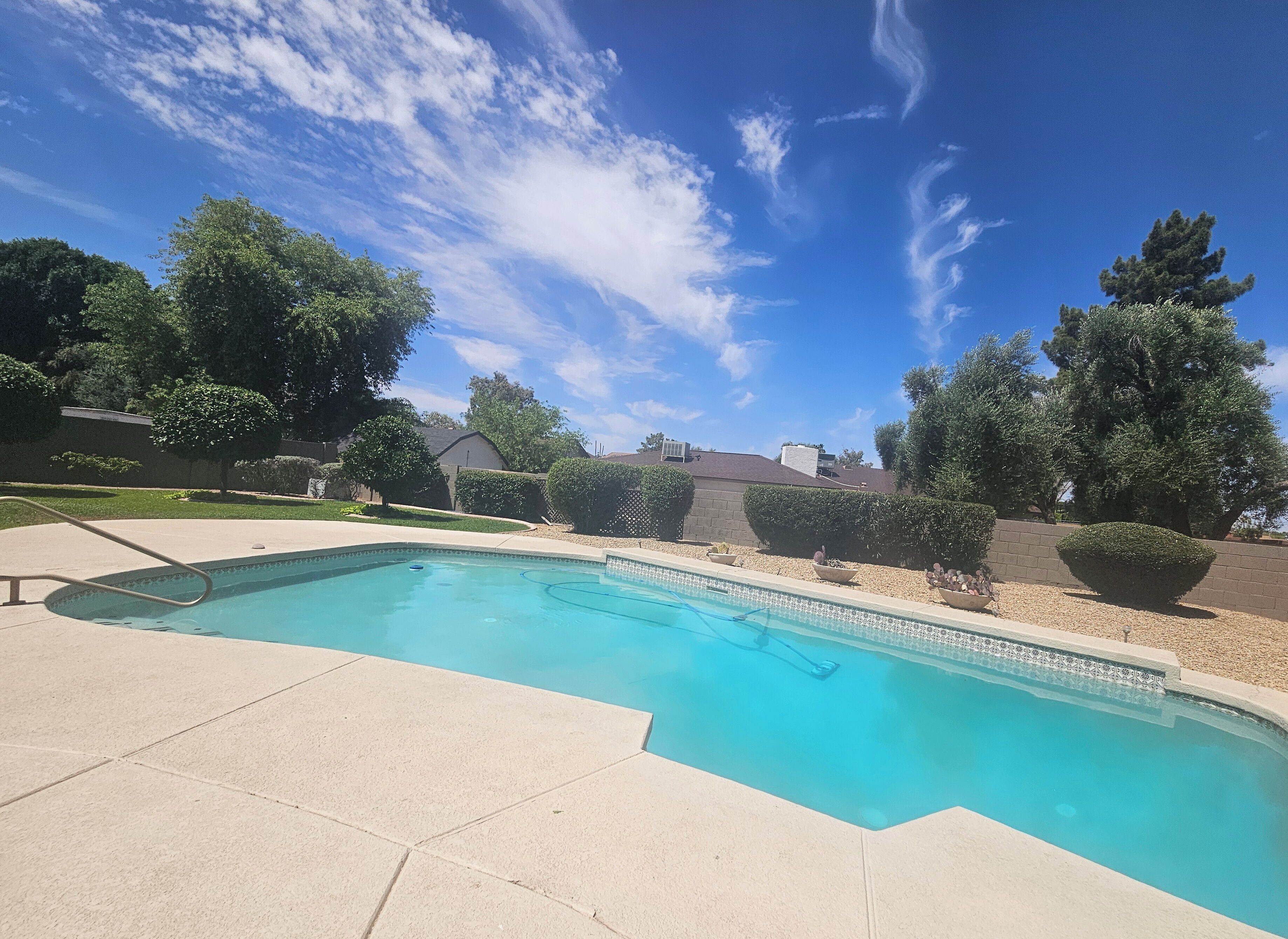 $175 BASE RATE-RESORT HOME. HUGE POOL-LARGE SINGLE LEVEL.MESA.TEMPE.SCOTTSDALE
