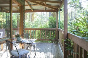 Cabana lua de mel, vista para o jardim | Terraço/pátio