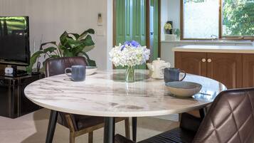 Cabane Lune de Miel, vue jardin | Salle à manger
