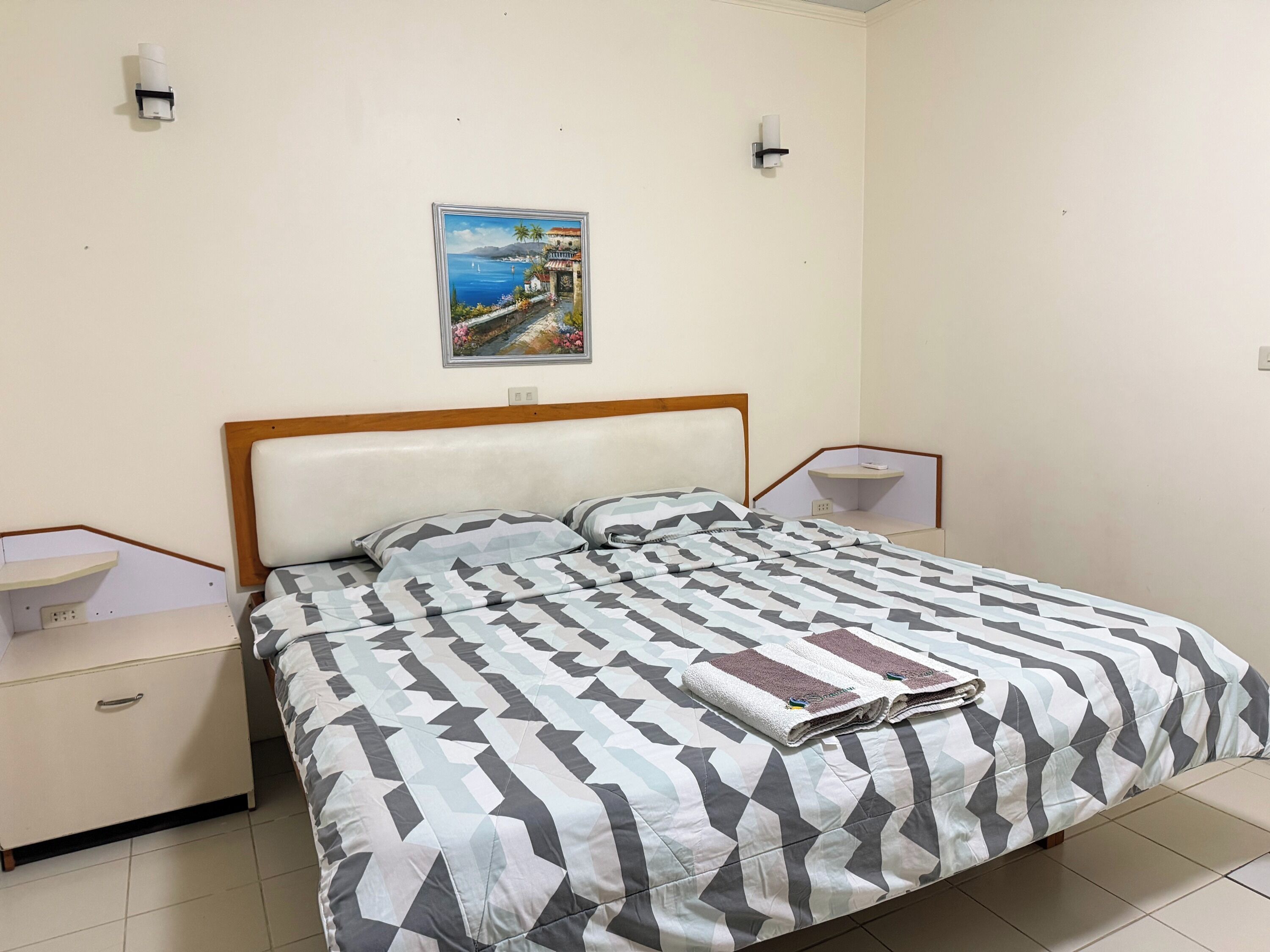 Suite familiale | Coffre-fort, bureau, fer et planche à repasser, accès au Wi-Fi (inclus)