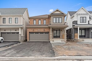 Exterior - Welland Serenity • Getaway Near Niagara Falls (Welland)