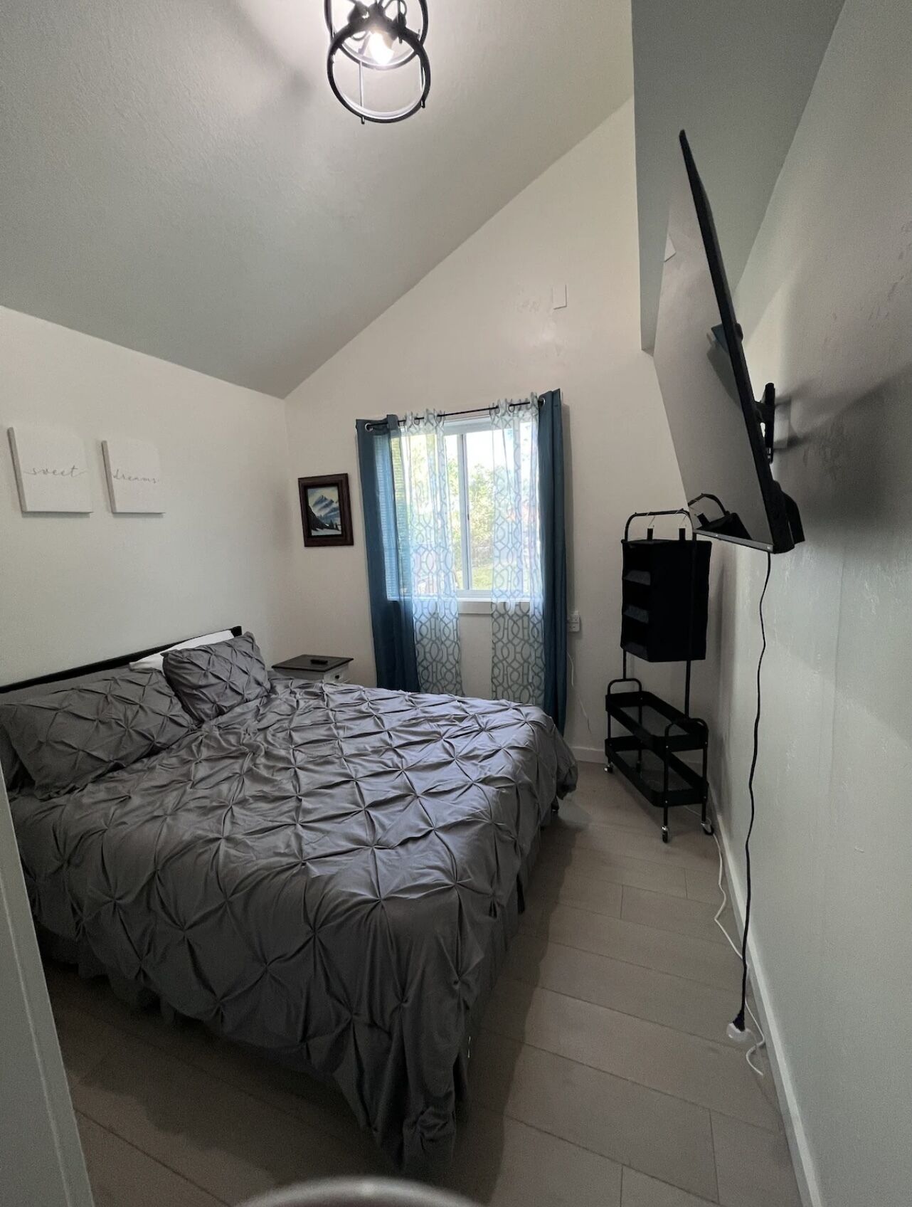 3 soverom, wi-fi (inkludert) og sengetøy