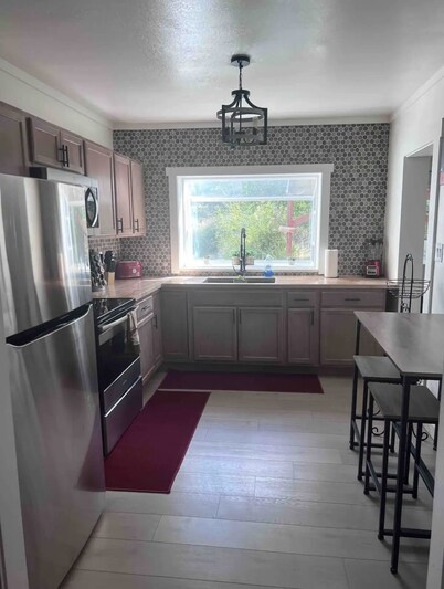 2 Bedroom 1 Bathroom with game room. Pet friendly