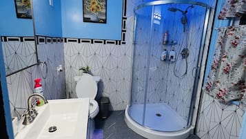 Toallas, jabón, papel de baño