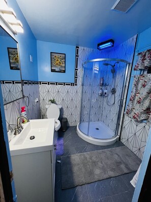 Towels, soap, toilet paper - Home besides Niagara Falls, NY. (Niagara Falls)