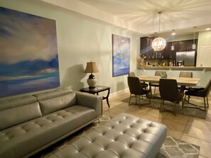 Smart-TV, videospill, bordtennis og stereoanlegg