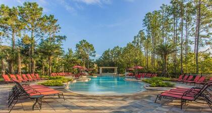 ChampionsGate Townhome + Fast WiFi, Beautiful Kitchen. Oasis Pool & Jacuzzi.