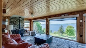 TV connectée, cheminée