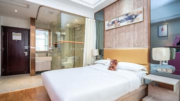 Business Room, 1 King Bed, City View | 1 bedroom, Egyptian cotton sheets, premium bedding, desk