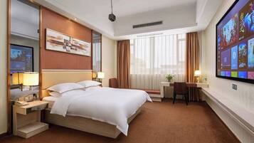 Business Room, 1 King Bed, City View | 1 bedroom, Egyptian cotton sheets, premium bedding, desk