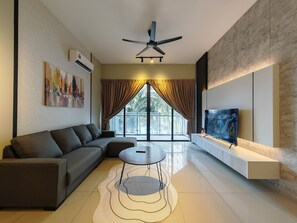 Flat-screen TV - Mykey Atlantis B-08-09 Melaka City (Malacca City)