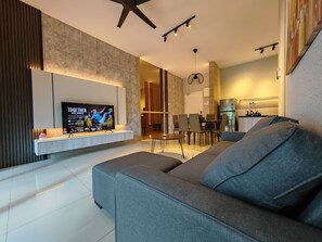 Flat-screen TV - Mykey Atlantis B-08-09 Melaka City (Malacca City)