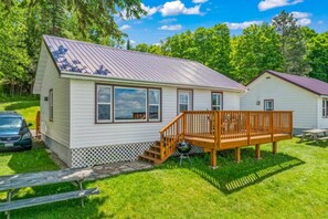 Exterior - TB3 Thunder Bay Resort Cabin 3 (Phelps)