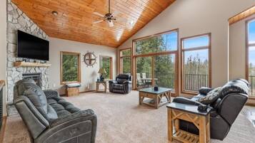 Smart TV, fireplace, offices