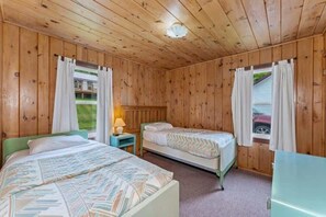 10 soverom, reiseseng for barn, wi-fi og sengetøy