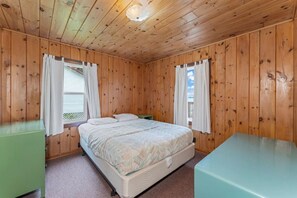 2 bedrooms, travel cot, WiFi, bed sheets - TB 2 Thunder Bay Resort Cabin 2 (Phelps)