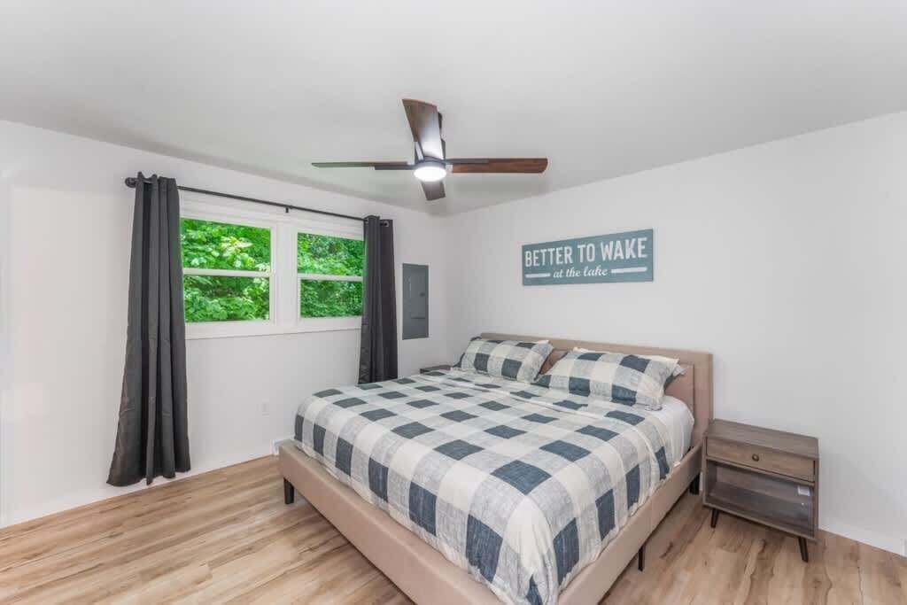 3 bedrooms, travel crib, free WiFi, bed sheets