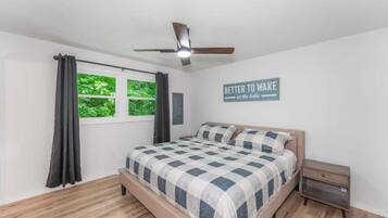 3 bedrooms, travel crib, free WiFi, bed sheets