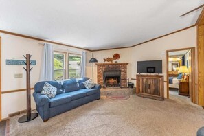 TV, peis og kontorer