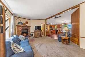 TV, fireplace, offices