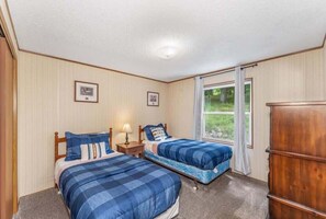 4 makuuhuonetta, vauvan matkasänky, ilmainen Wi-Fi, vuodevaatteet