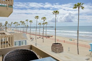 Apartamento, varias camas, balcón, vistas al mar (A225 Sunset Bliss) | Jardines del alojamiento