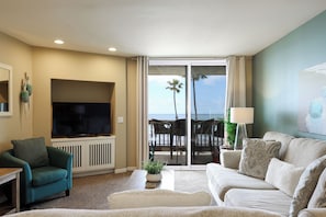 Apartamento, varias camas, balcón, vistas al mar (A225 Sunset Bliss) | Zona de estar