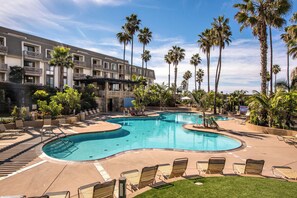 Pool - Oceanside Beach Condos (Oceanside)