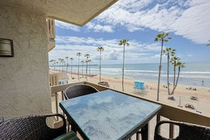 Condo, varias camas, balcón, vista al océano (A225 Sunset Bliss) | Vista desde la habitación