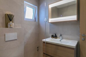 Suihku, pyyhkeet, saippua, sampoo