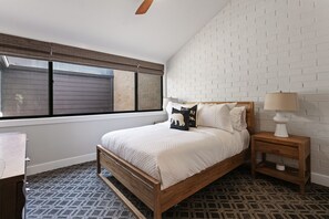 Deluxe Condo, Golf View
