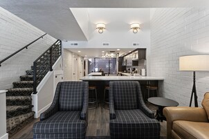 Deluxe Condo, Golf View | Living area