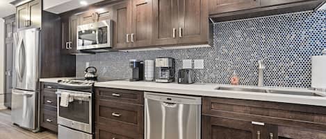 شقة ديلوكس - منظر لملعب الجولف | مطبخ خاص | ثلاجة/مجمد بحجم كبير، ميكروويف، فرن، غسالة أطباق