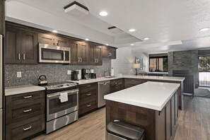 Deluxe-Apartment, Blick auf den Golfplatz | Eigene Küche